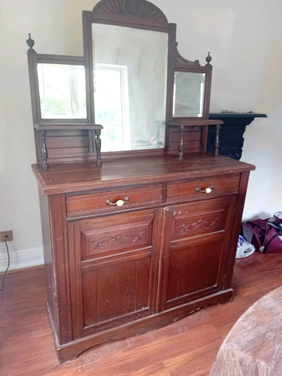 Dresser - Image 1