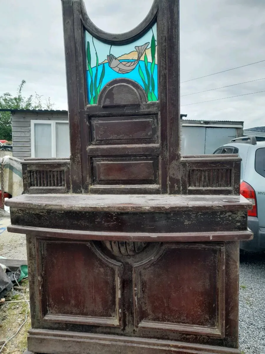 Mahogany pieces - Image 1