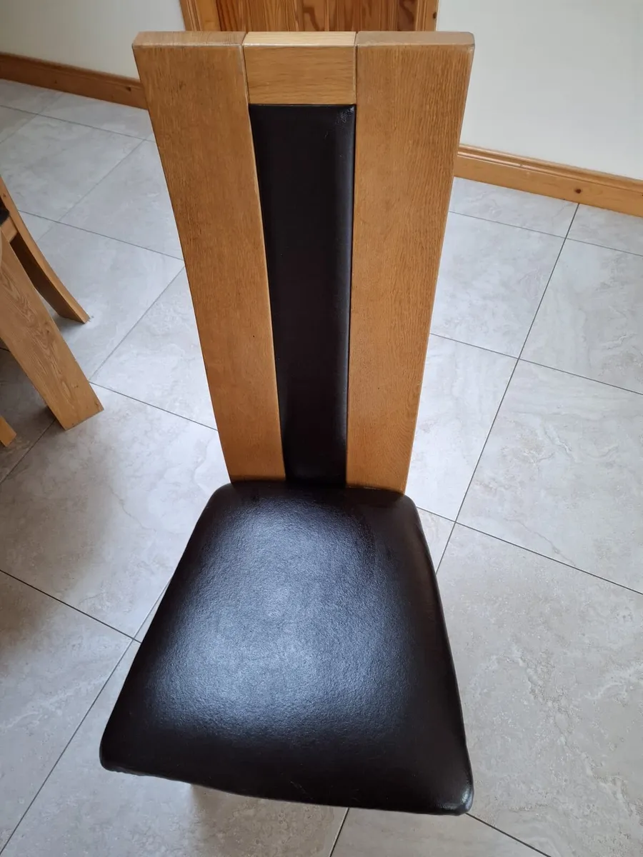 Kitchen table & chairs - Image 2