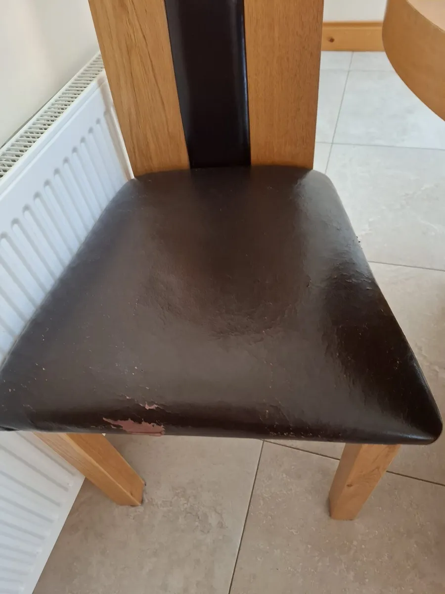 Kitchen table & chairs - Image 3