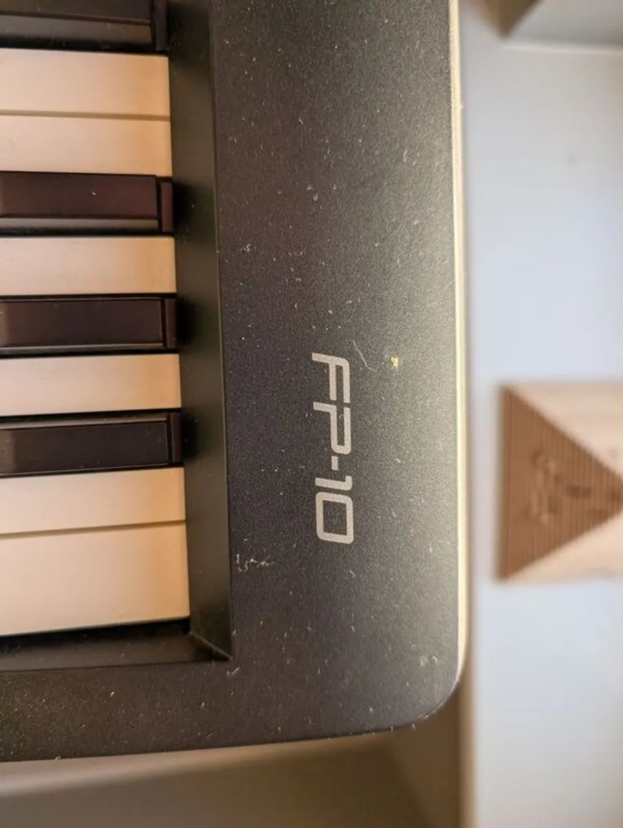Roland FP-10 Keyboard - Image 1