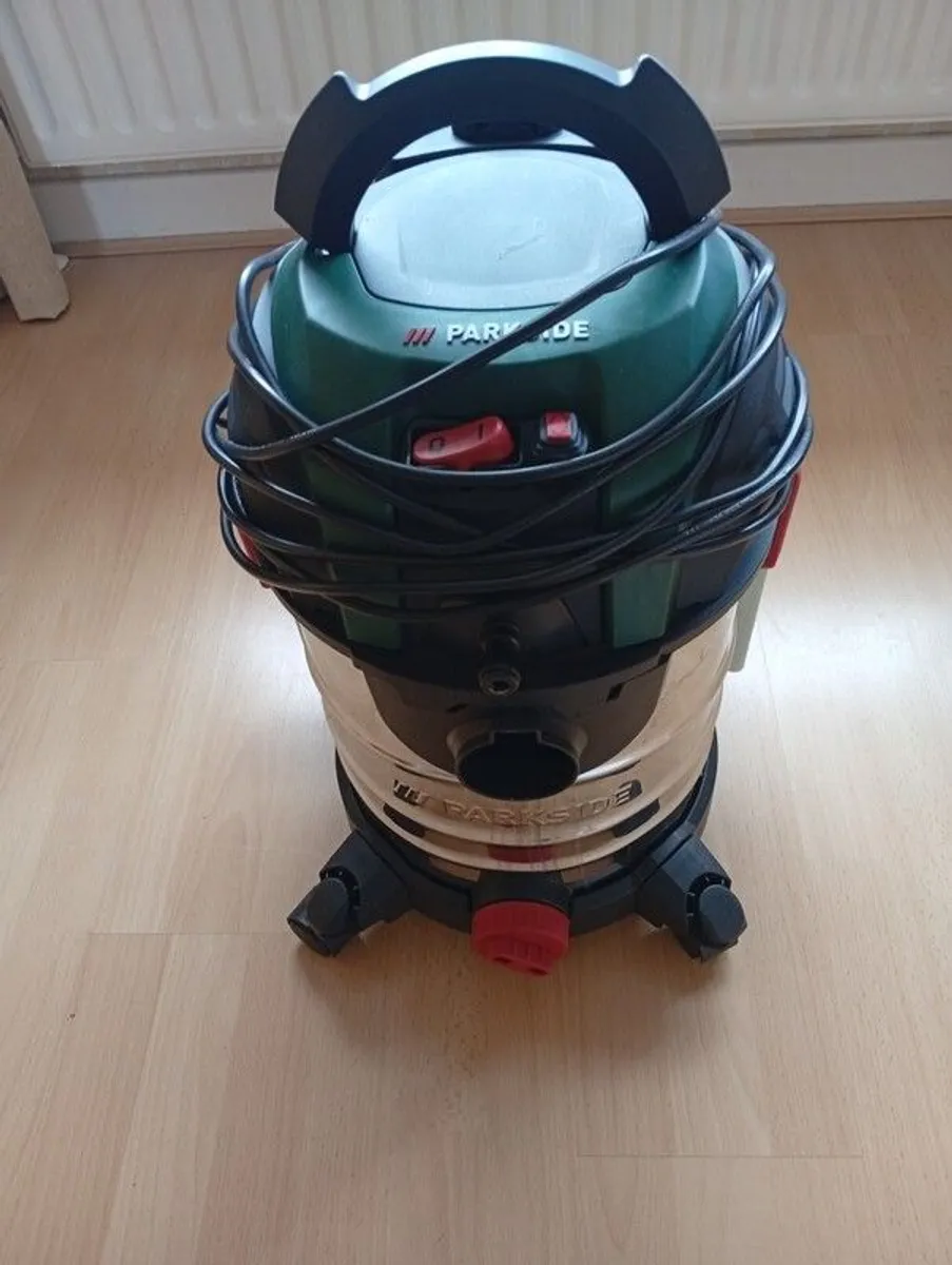 Carpet cleaner - Image 1