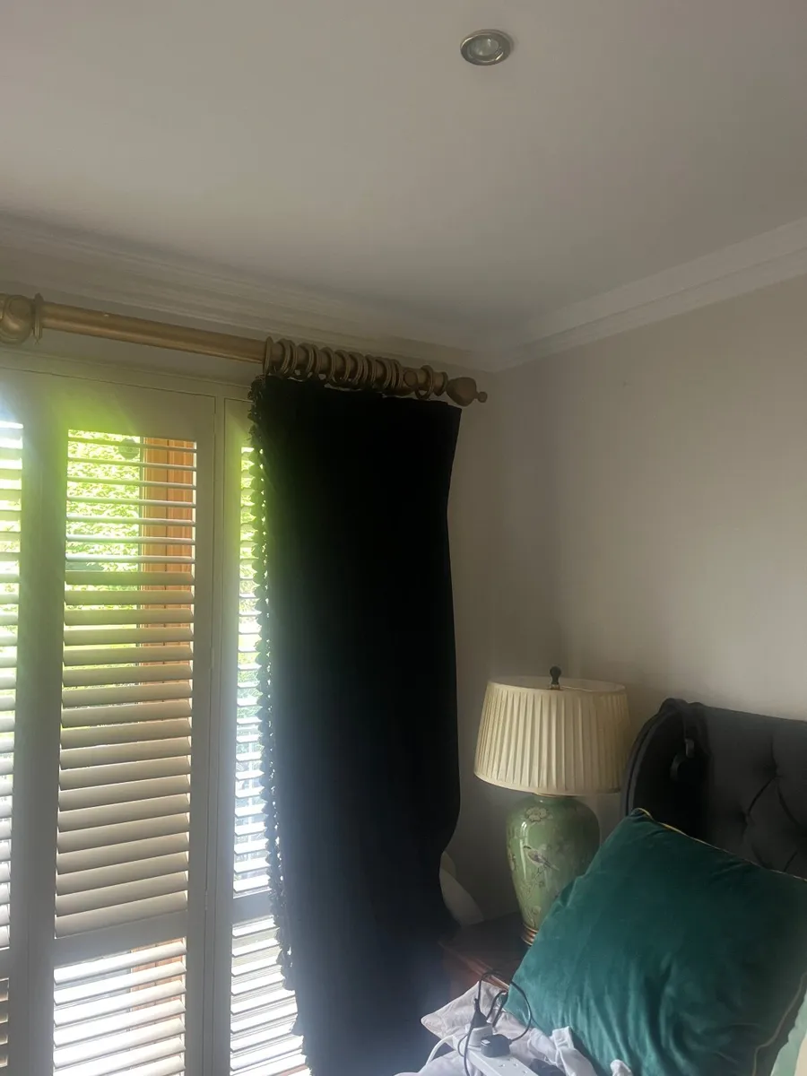 Curtains - Image 2