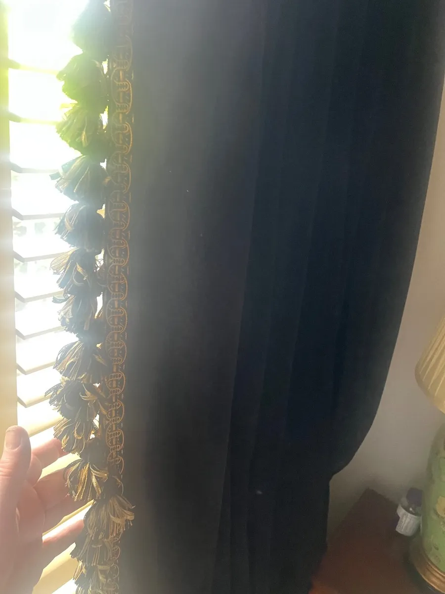 Curtains - Image 3