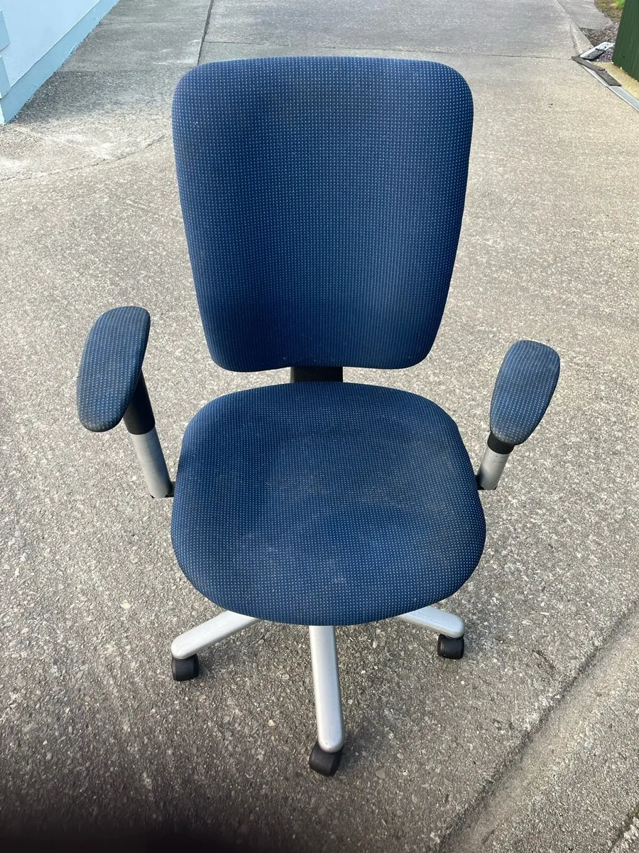 2 office seats - Image 2