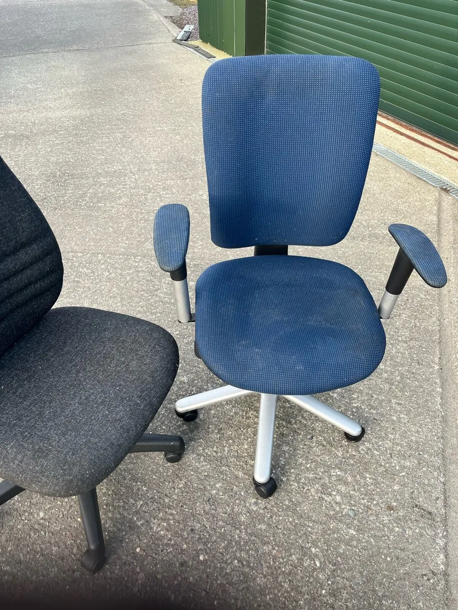 2 office seats - Image 3