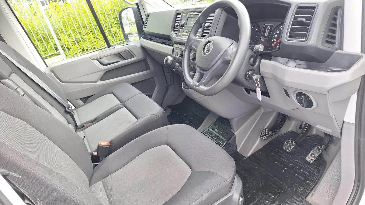 Volkswagen Crafter LWB 2022 - Image 2
