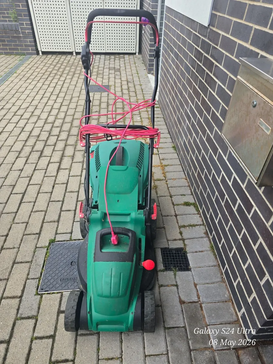 Qualcast Electric Lawnmower - Image 2