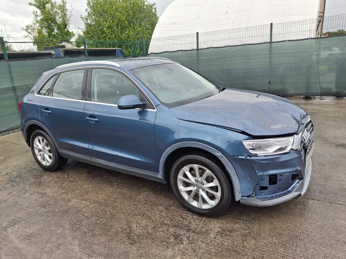 172 Audi Q3 2.0 TDI Automatic Light Damage - Image 2