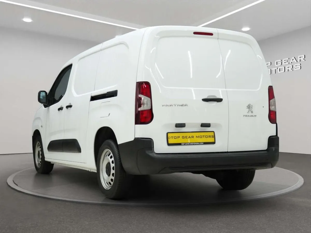 2024 Peugeot Partner Professional Premium+ 1.5 - Image 4