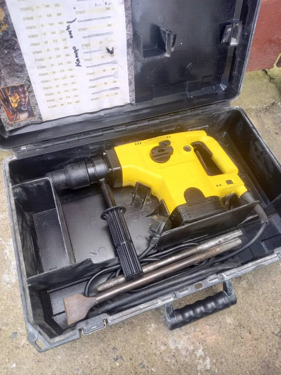DeWalt SDS Max Hammer Drill - Image 2