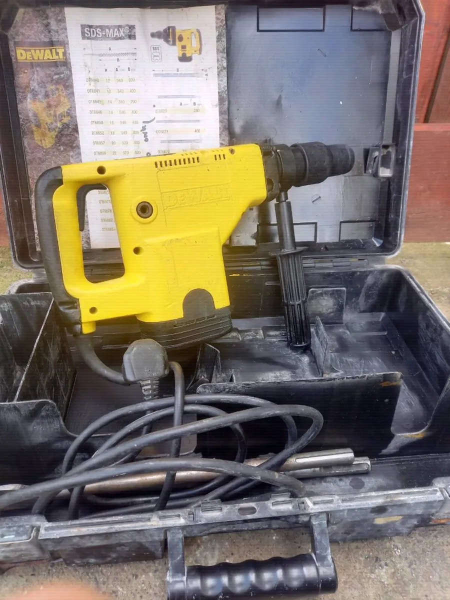 DeWalt SDS Max Hammer Drill - Image 4