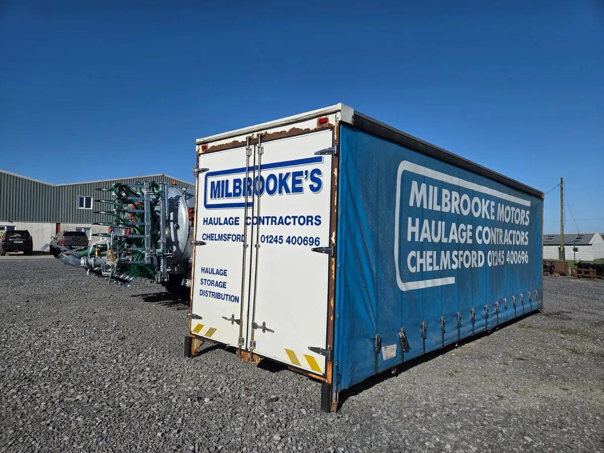 Curtainsider - Image 2