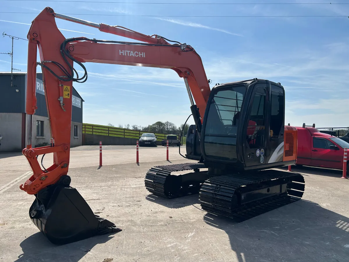 2015 Hitachi Zaxis 70 On New 700mm Pads - Image 4