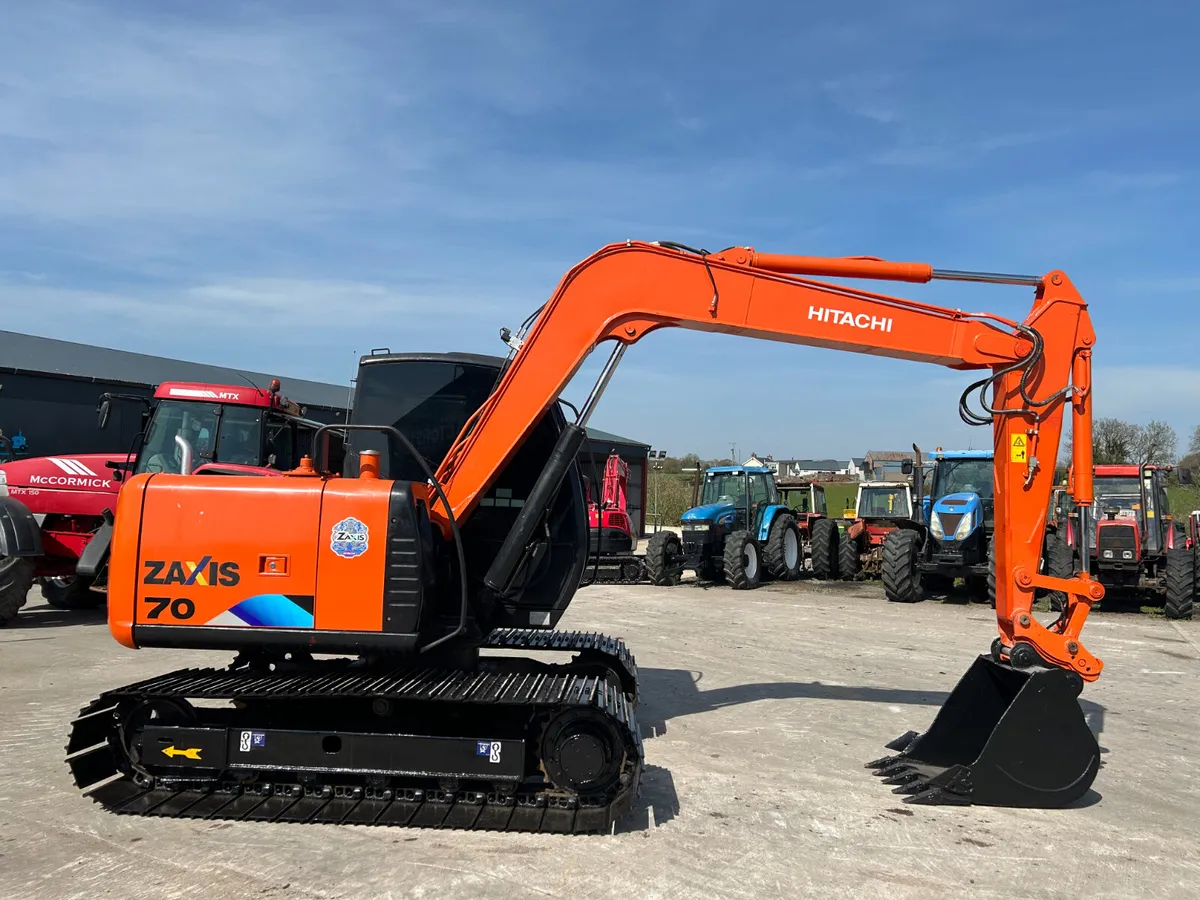 2015 Hitachi Zaxis 70 On New 700mm Pads - Image 2