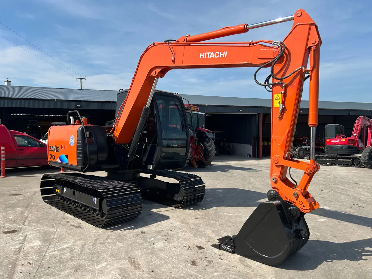 2015 Hitachi Zaxis 70 On New 700mm Pads - Image 3