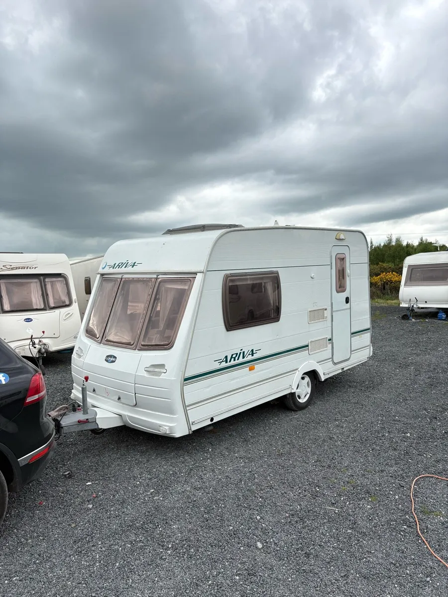 Lunar Ariva RARE 750kg 2 berth 6ft wide caravan - Image 2