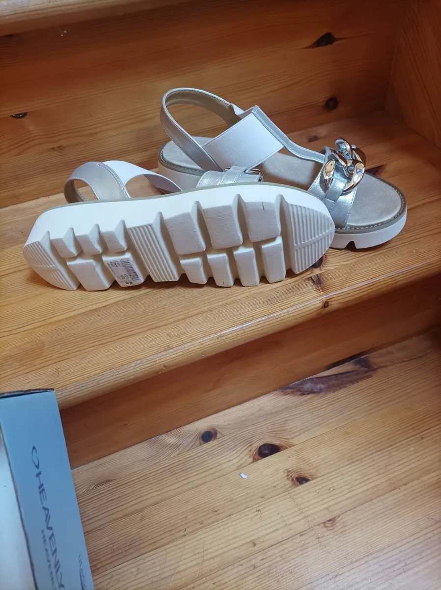 Womens shoes - Image 3