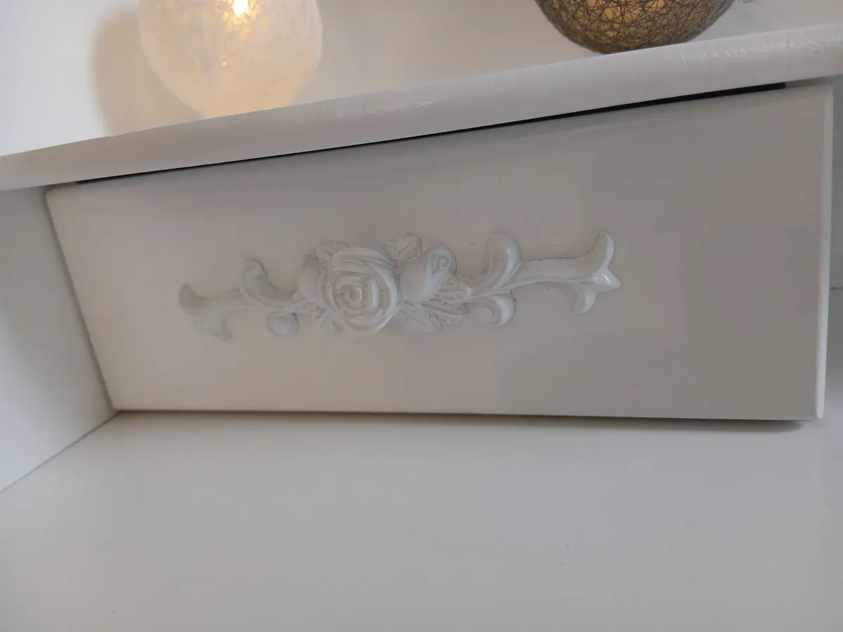 Dressing table and chair - Image 4