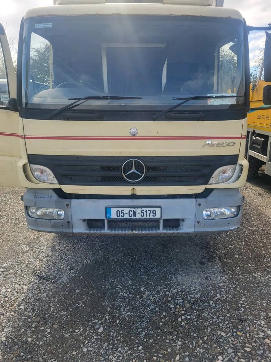 05 Mercedes 16-23 7/8 horsetruck - Image 2