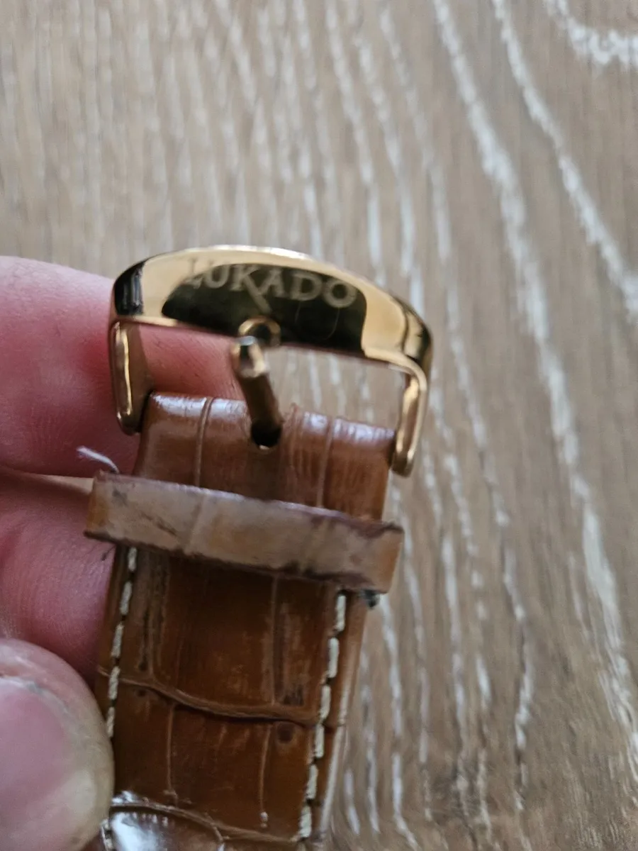 Men watch - Image 2