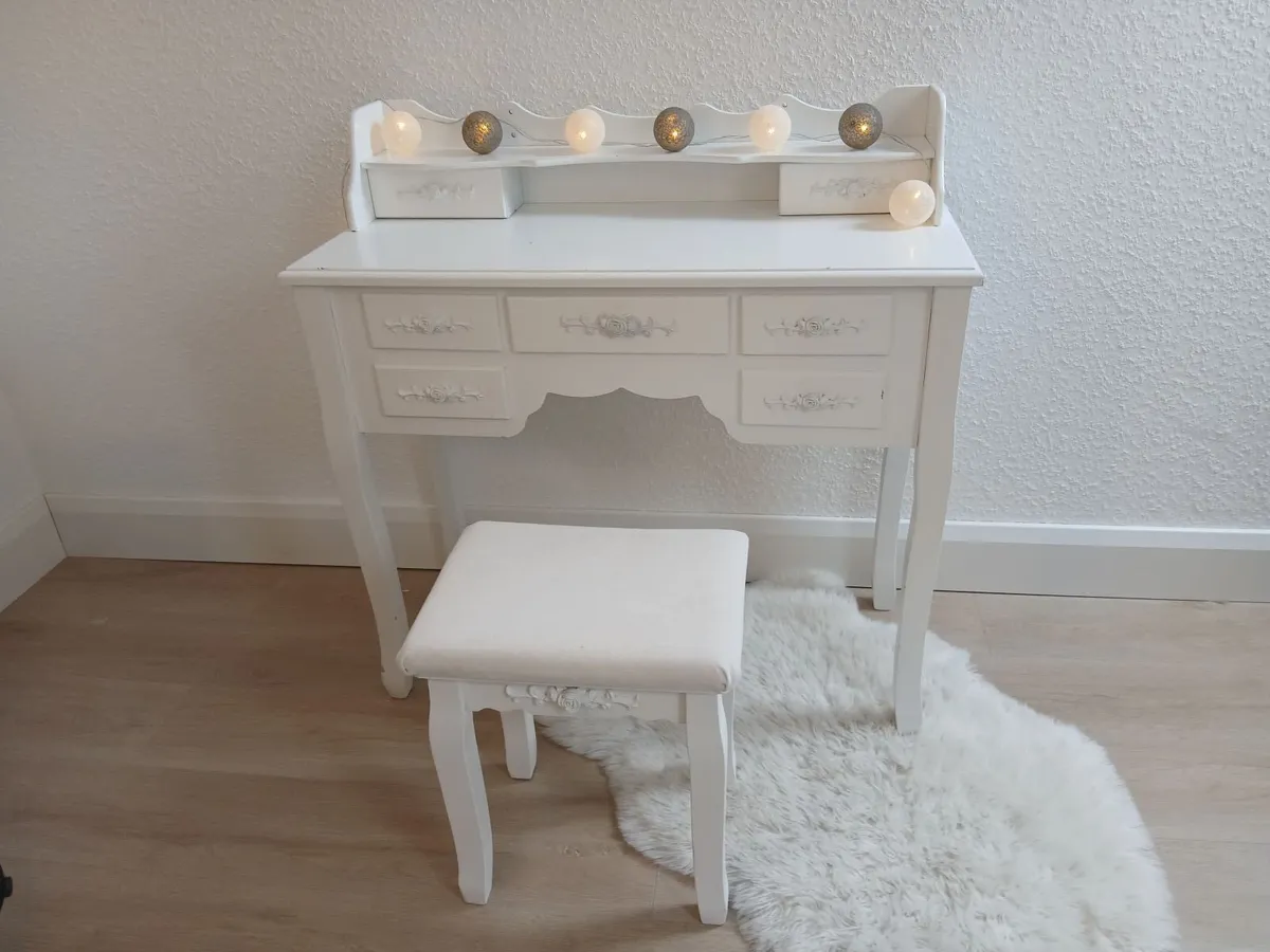 Dressing table and chair - Image 1