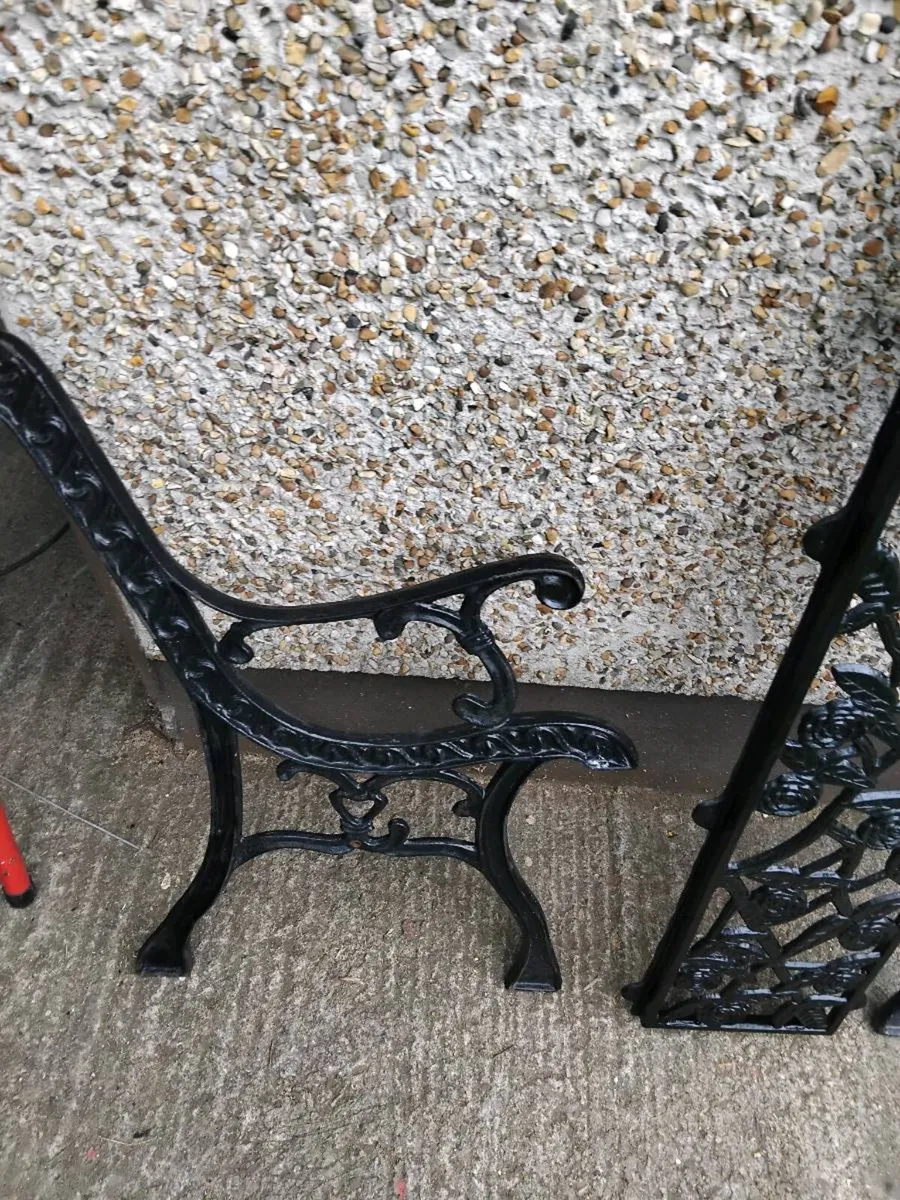 Wrought frame - Image 1