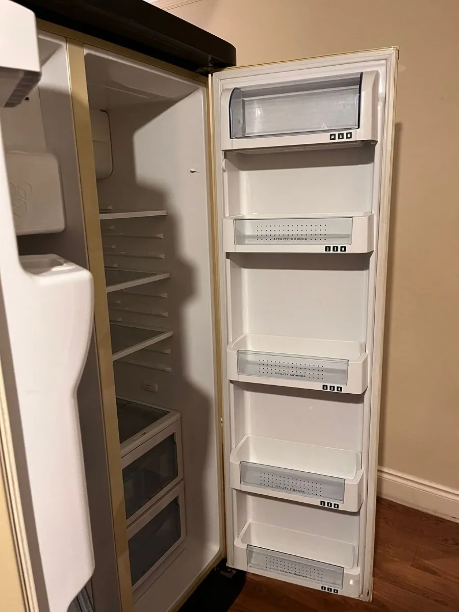 American fridge freezer - Image 1
