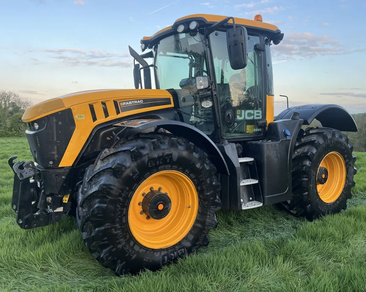 JCB Fastrac 4220 @ Russell Fastraxx Ltd - Image 1