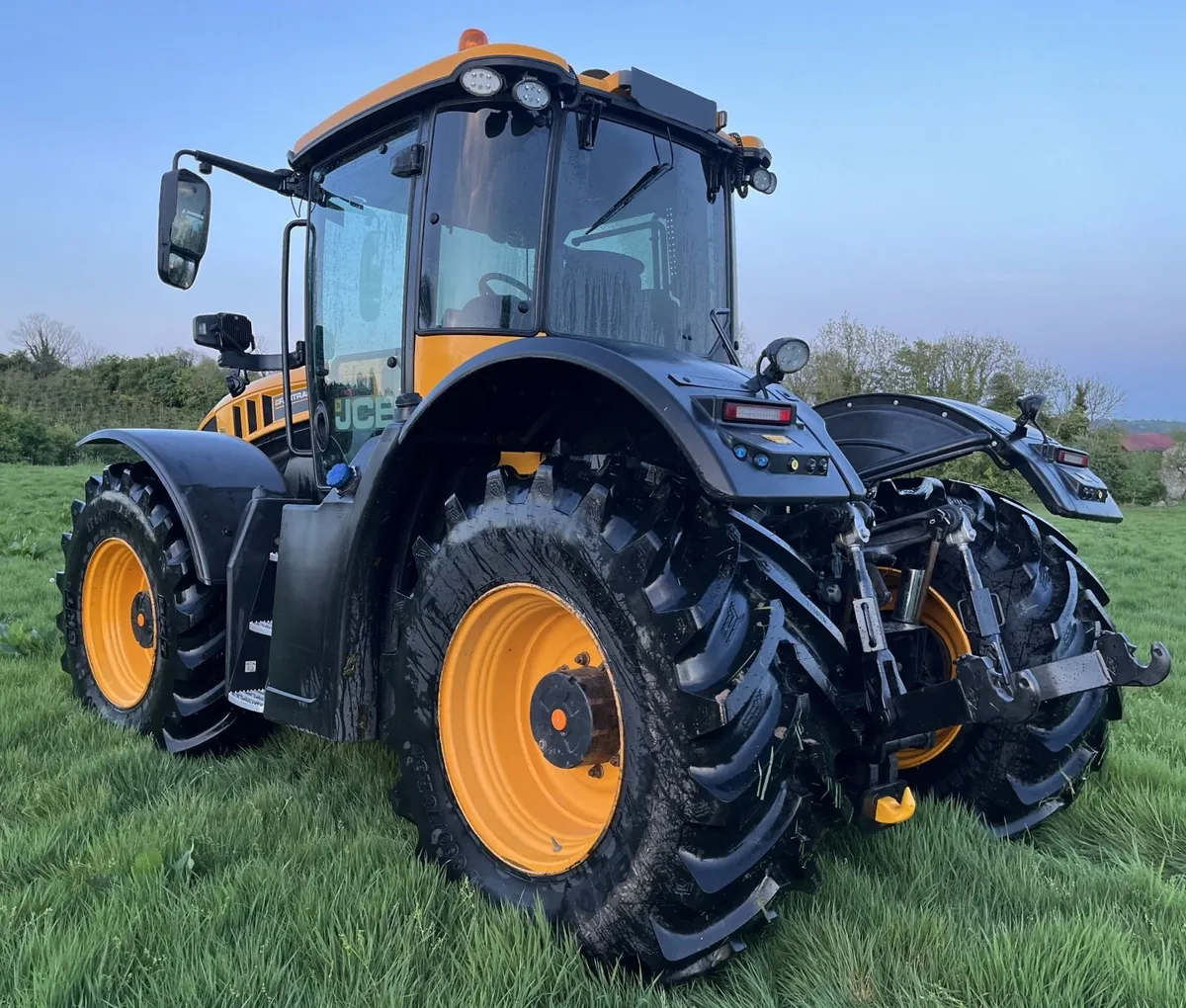 JCB Fastrac 4220 @ Russell Fastraxx Ltd - Image 4
