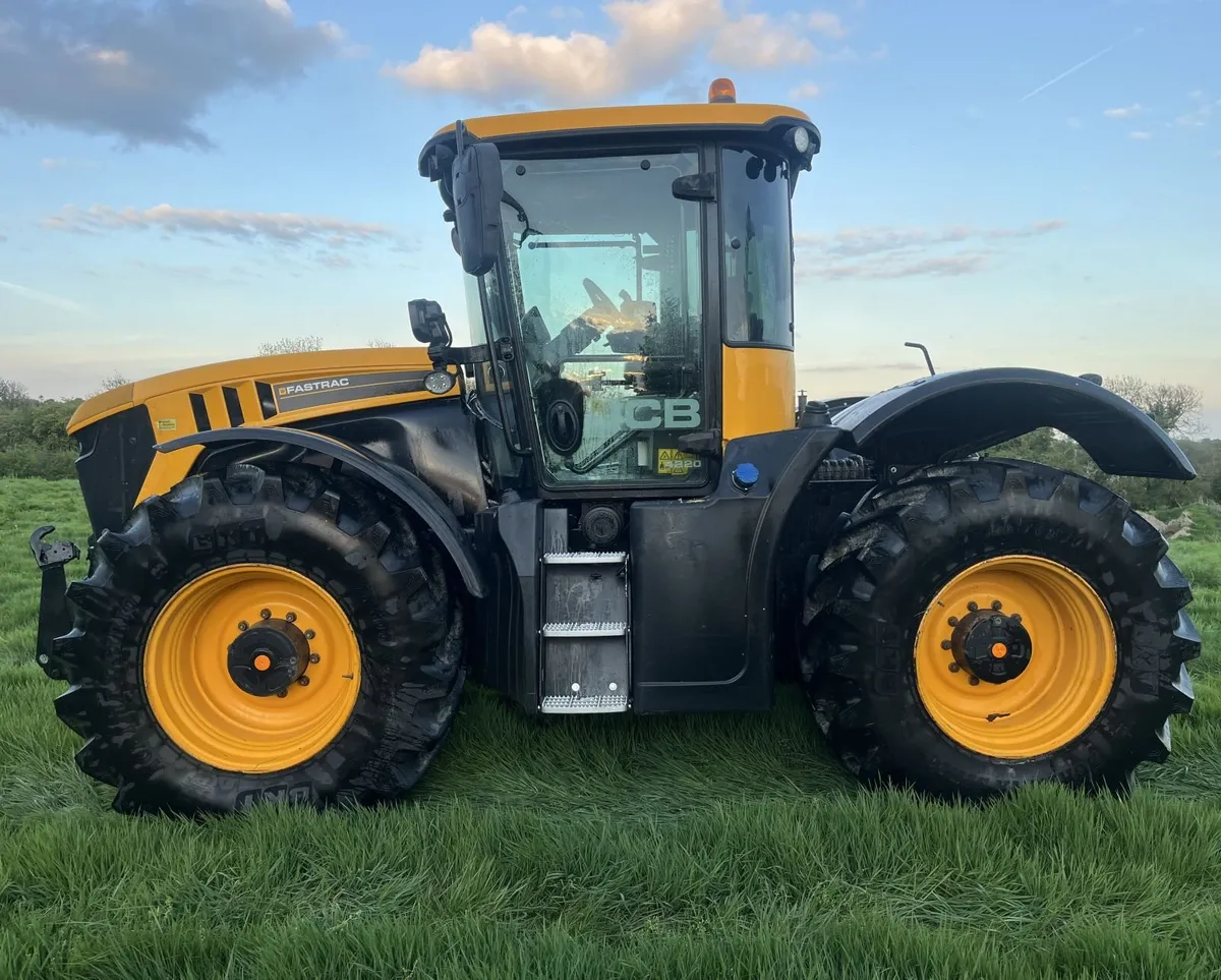 JCB Fastrac 4220 @ Russell Fastraxx Ltd - Image 3