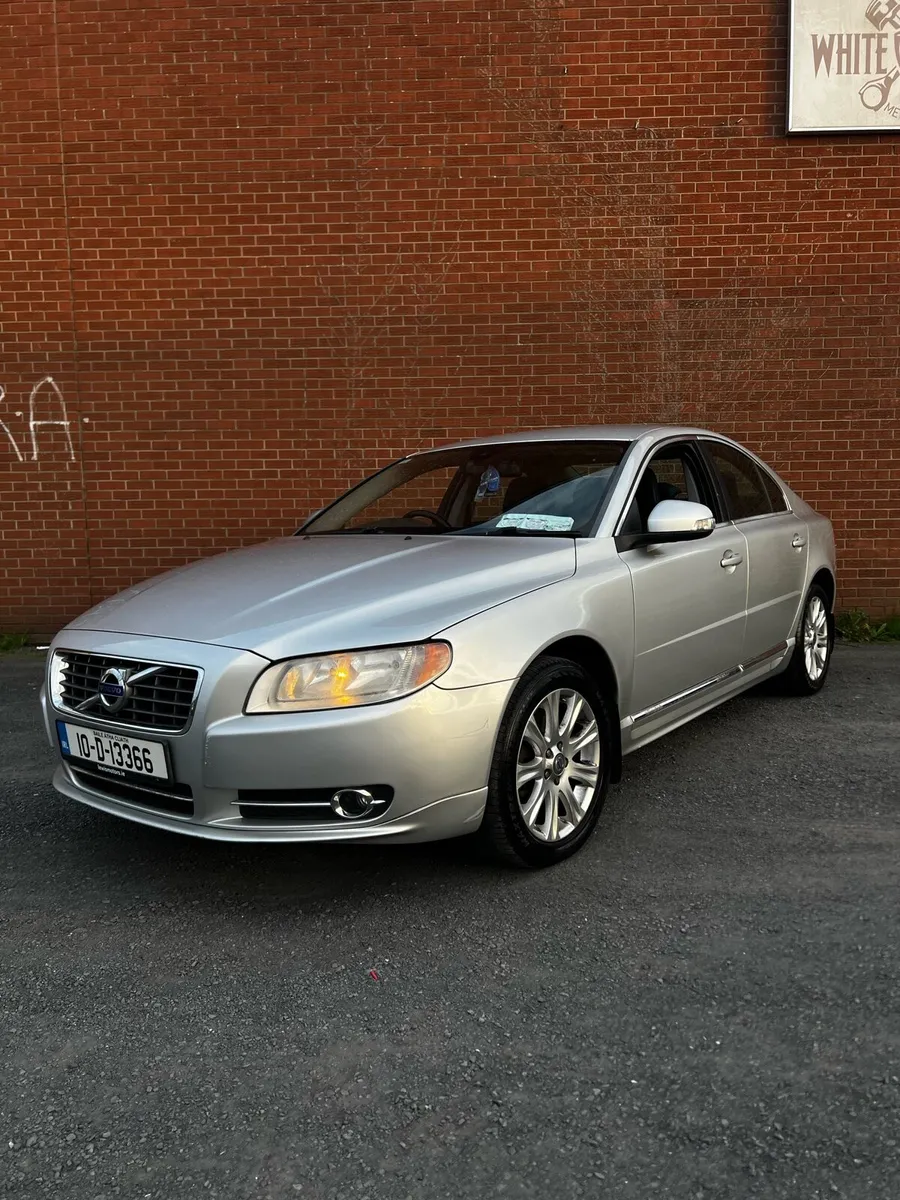 2010 Volvo S80 - Image 1
