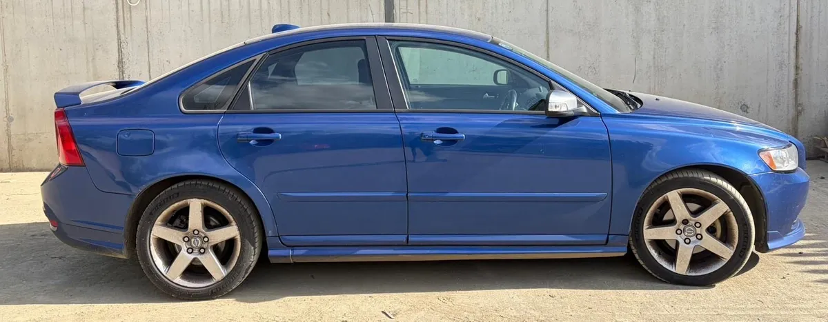 2008 Volvo S40 for parts - Image 2