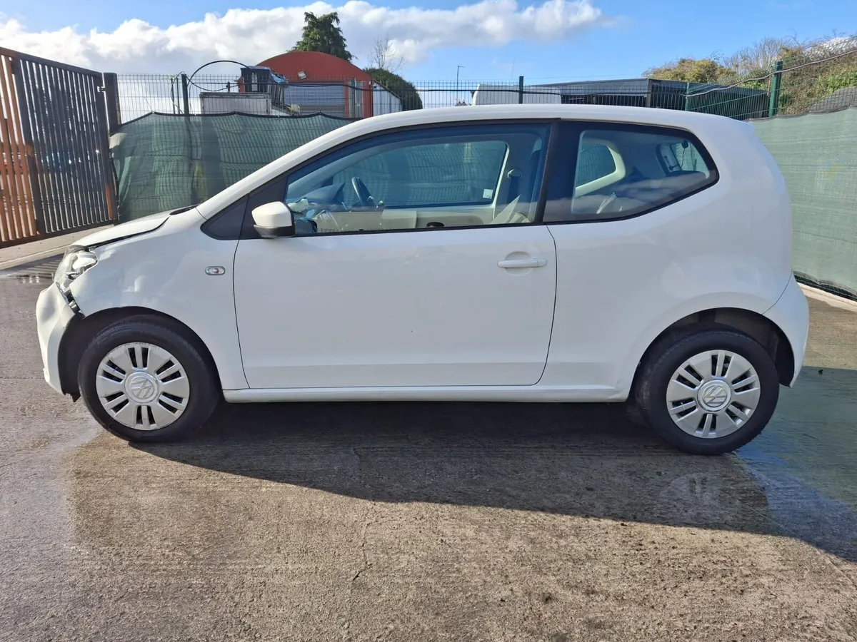 162 VW UP  Front Damage - Image 4