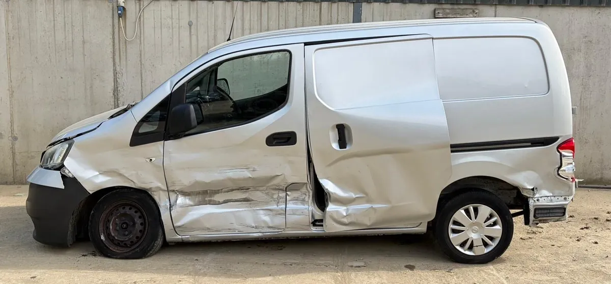 2016 NV 200 parts - Image 4