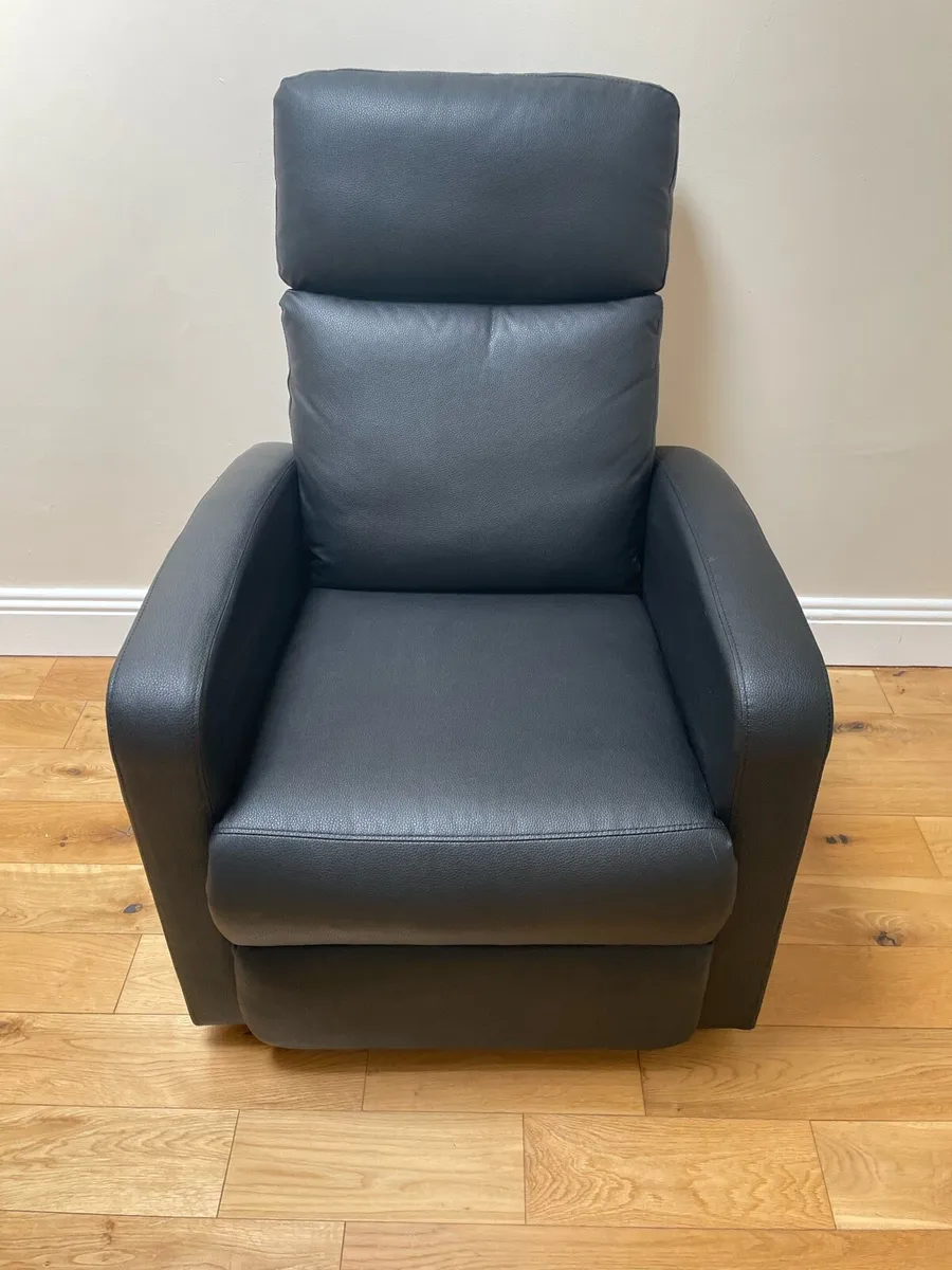 Reclining Chair - Image 1