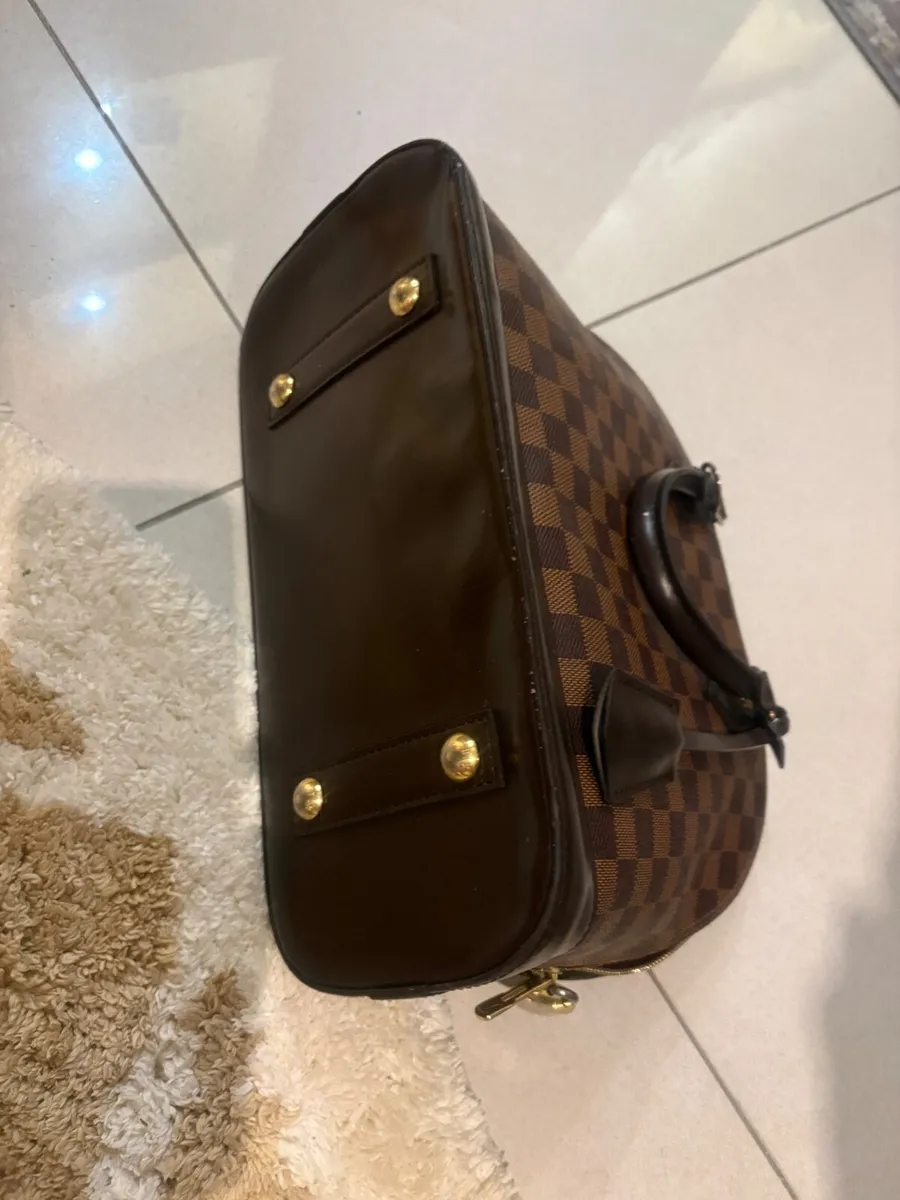 Louis Vuitton Alma handbag - Image 4