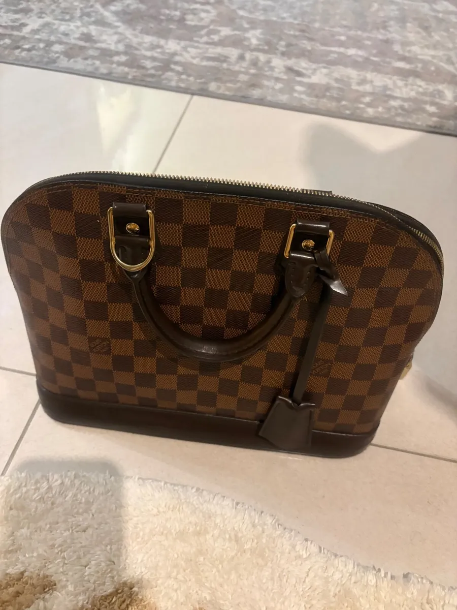 Louis Vuitton Alma handbag - Image 1