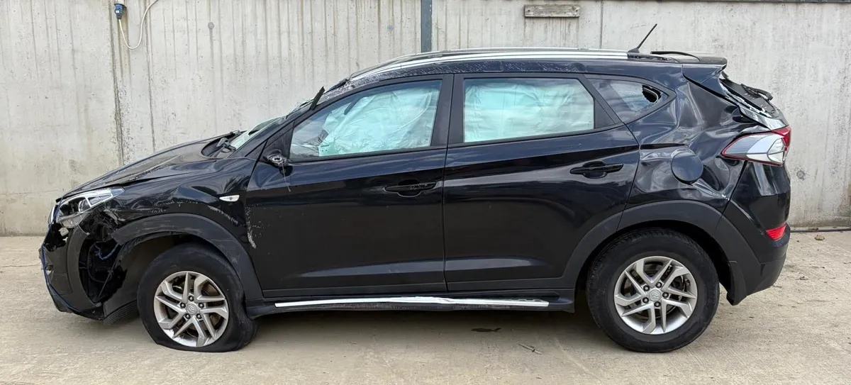 2017 Hyundai Tucson parts - Image 2