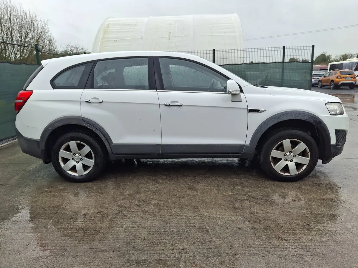 2014 Holden Captiva  7 seater  Automatic - Image 3