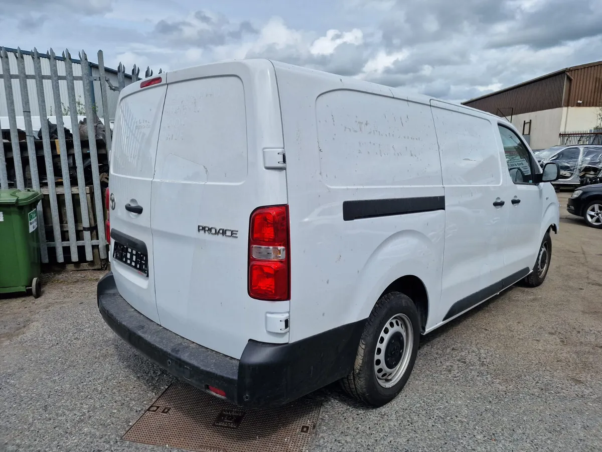 25 TOYOTA PROACE  2.0 D AUTO FOR BREAKING - Image 4