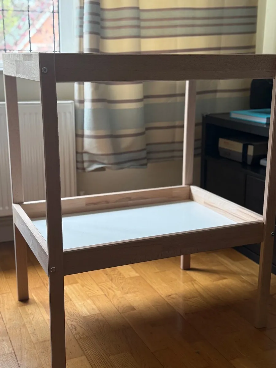 Baby changing stations (2) - Image 4