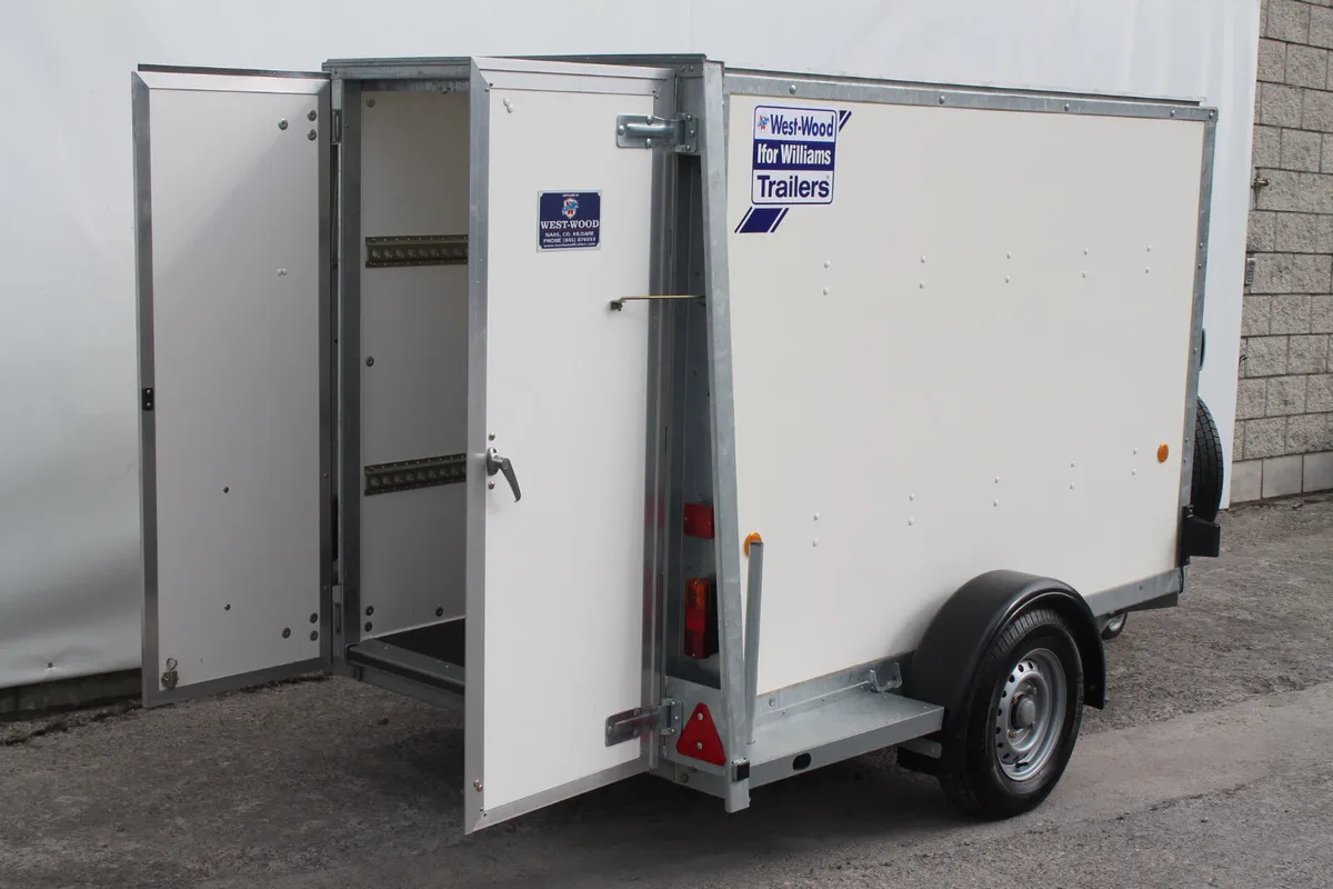 T816927 New Bv84 8' x4' x 5' Ifor Williams xxx - Image 3