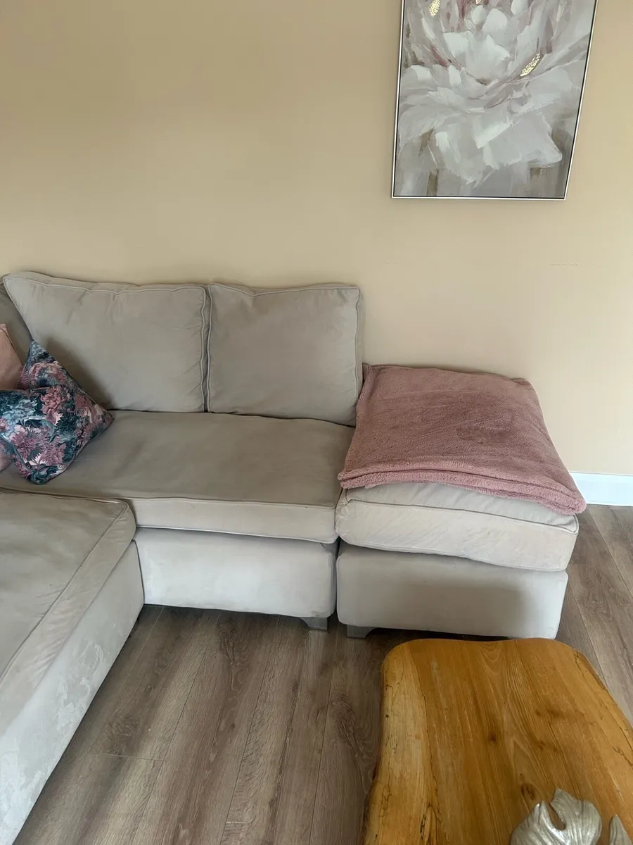 L shaped sofa - Image 3