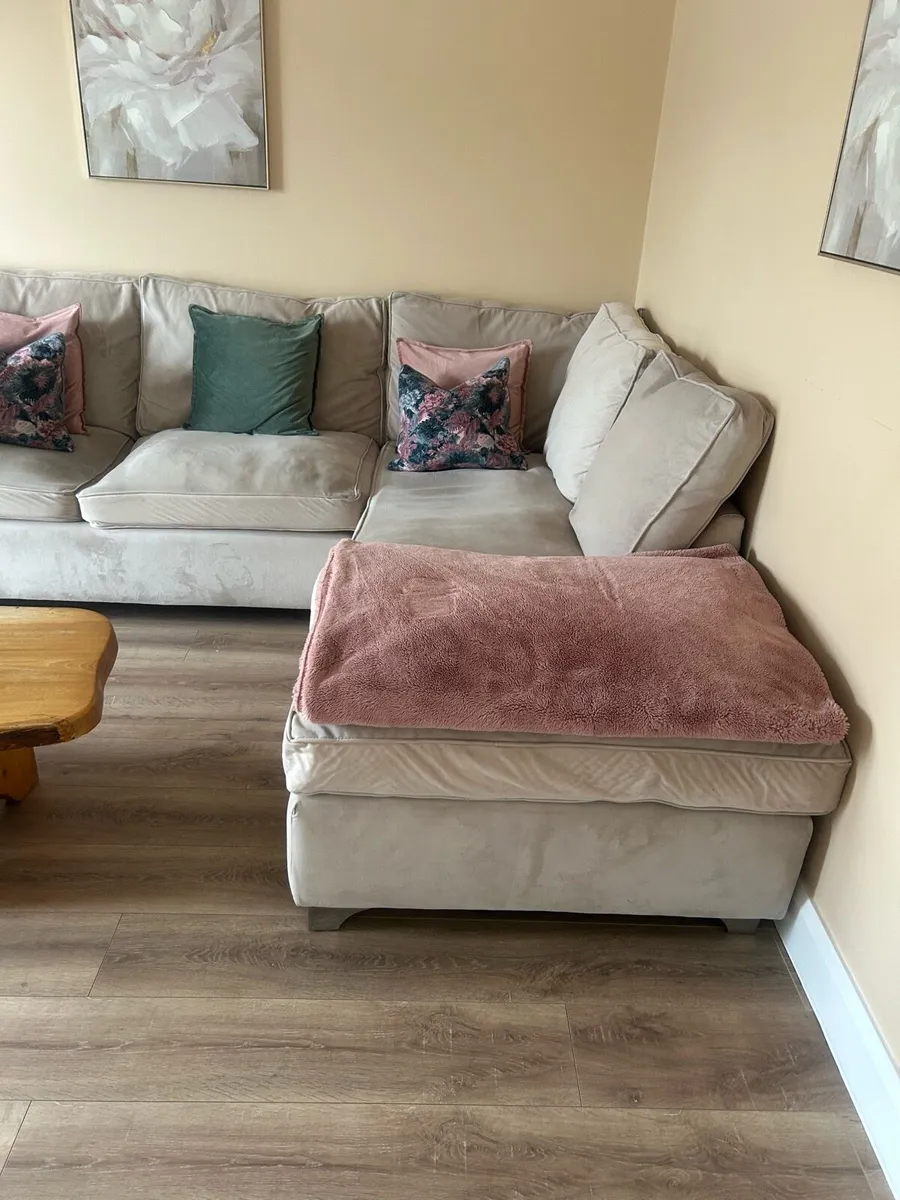 L shaped sofa - Image 4