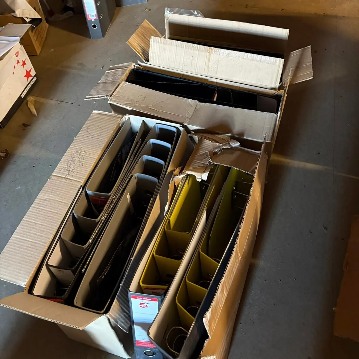 Job lot of 40 Foolscap lever arch files - Assorted - Image 3