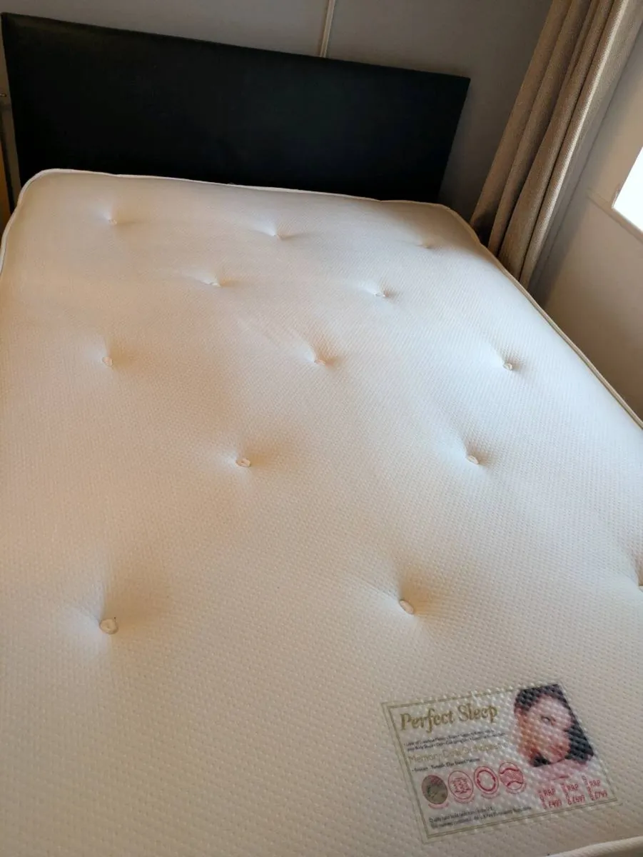 Small double bed - Image 2