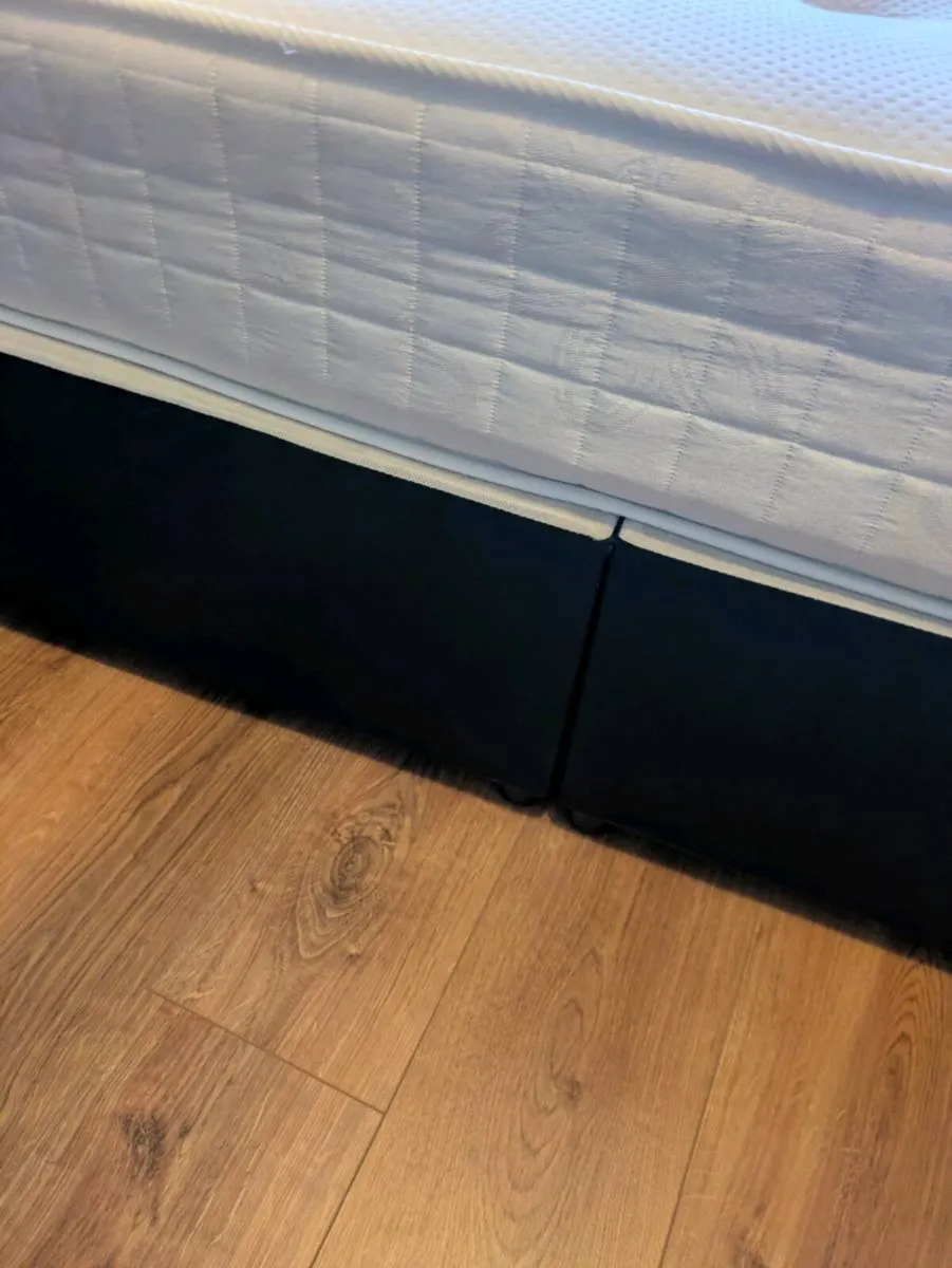 Small double bed - Image 4