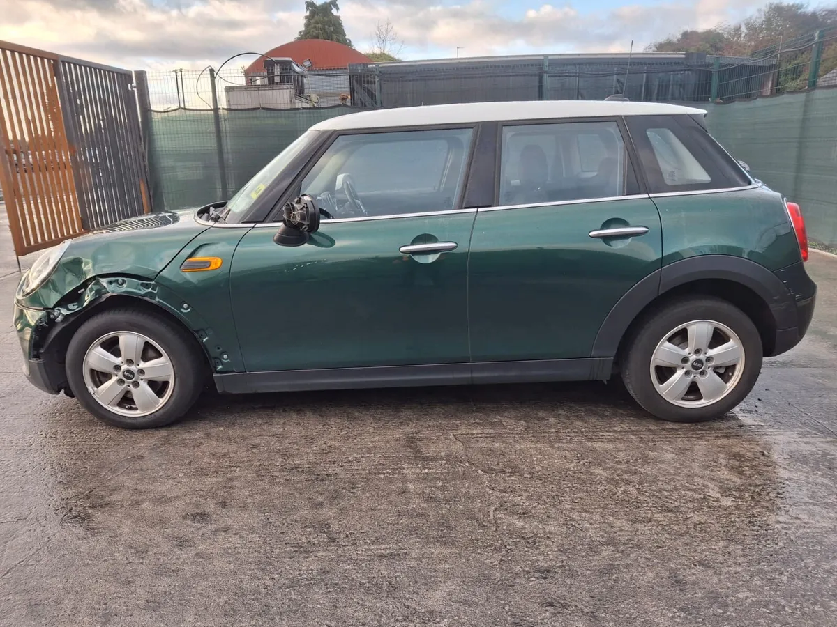 2015 Mini Cooper  Automatic Light Damage - Image 3