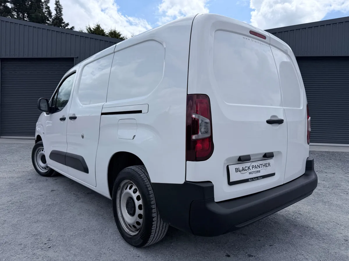 Citroen Berlingo 202’ LWB LOW MILEAGE/FRESH CVRT - Image 3